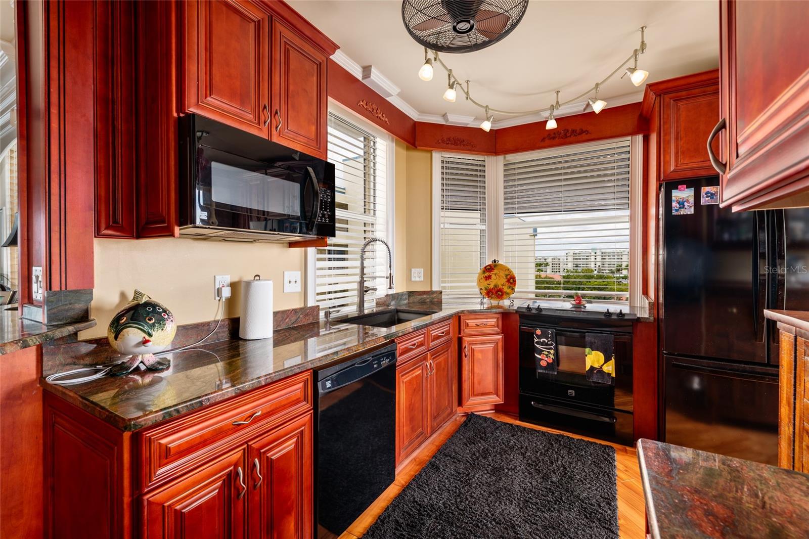 Image 10 of 96 For 7862 Sailboat Key Boulevard S 506