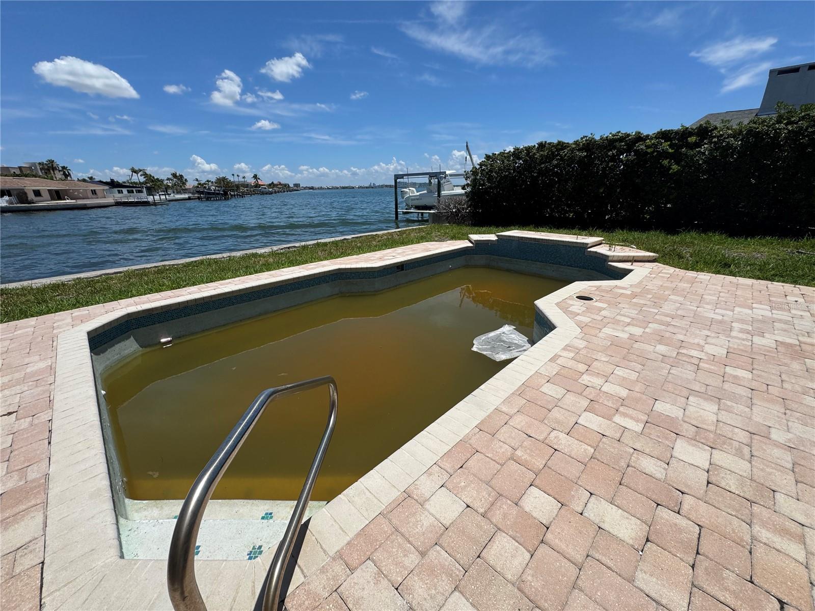 Image 3 of 18 For 5407 Pali Way