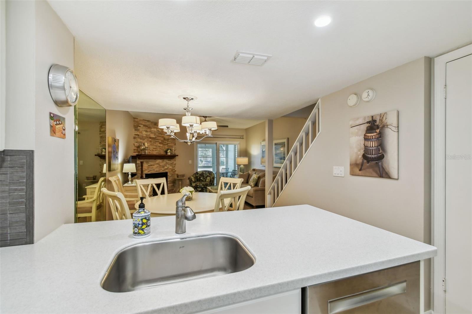 Listing photo id 8 for 7508 Hollowell Drive