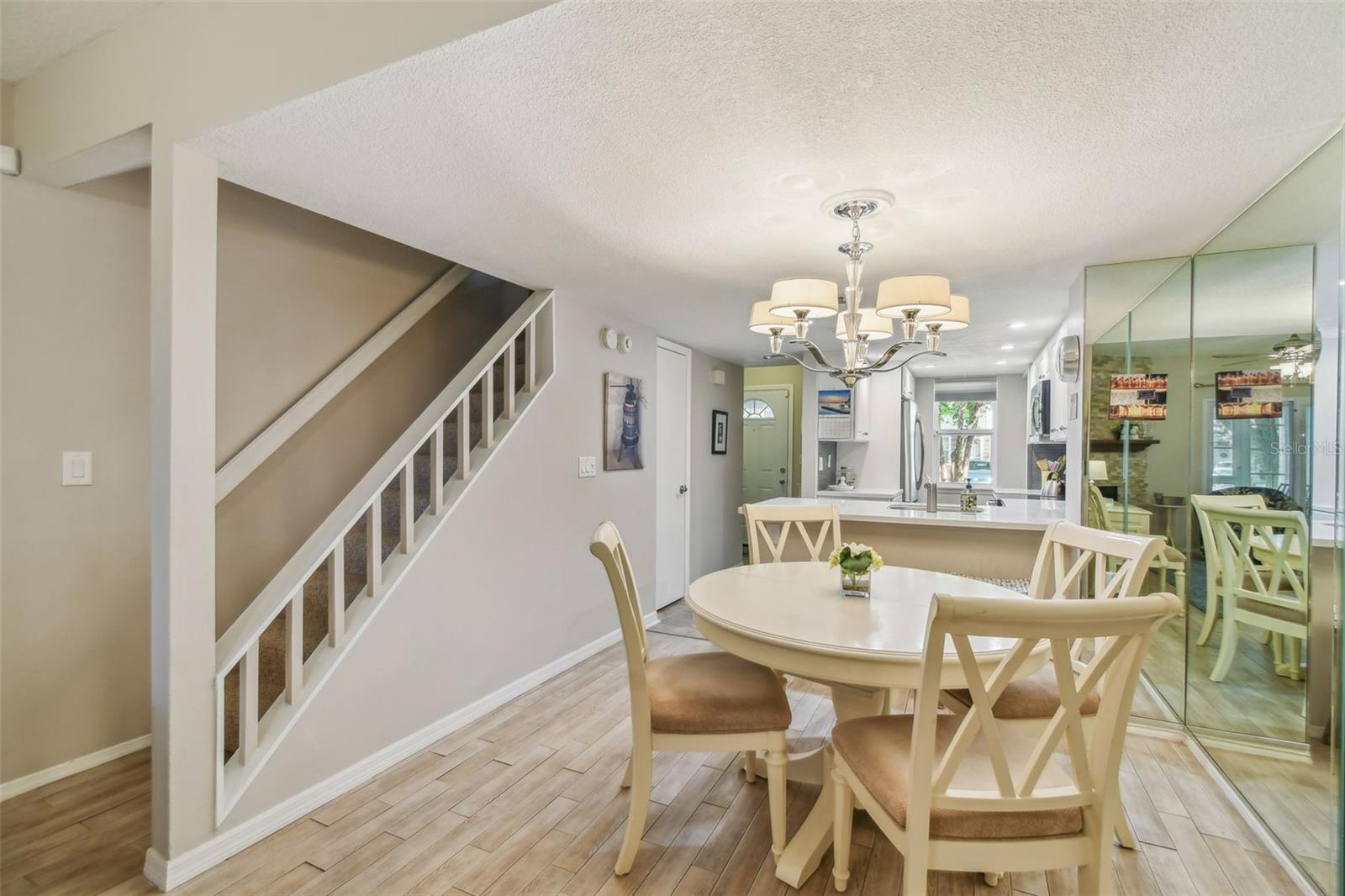 Listing photo id 11 for 7508 Hollowell Drive