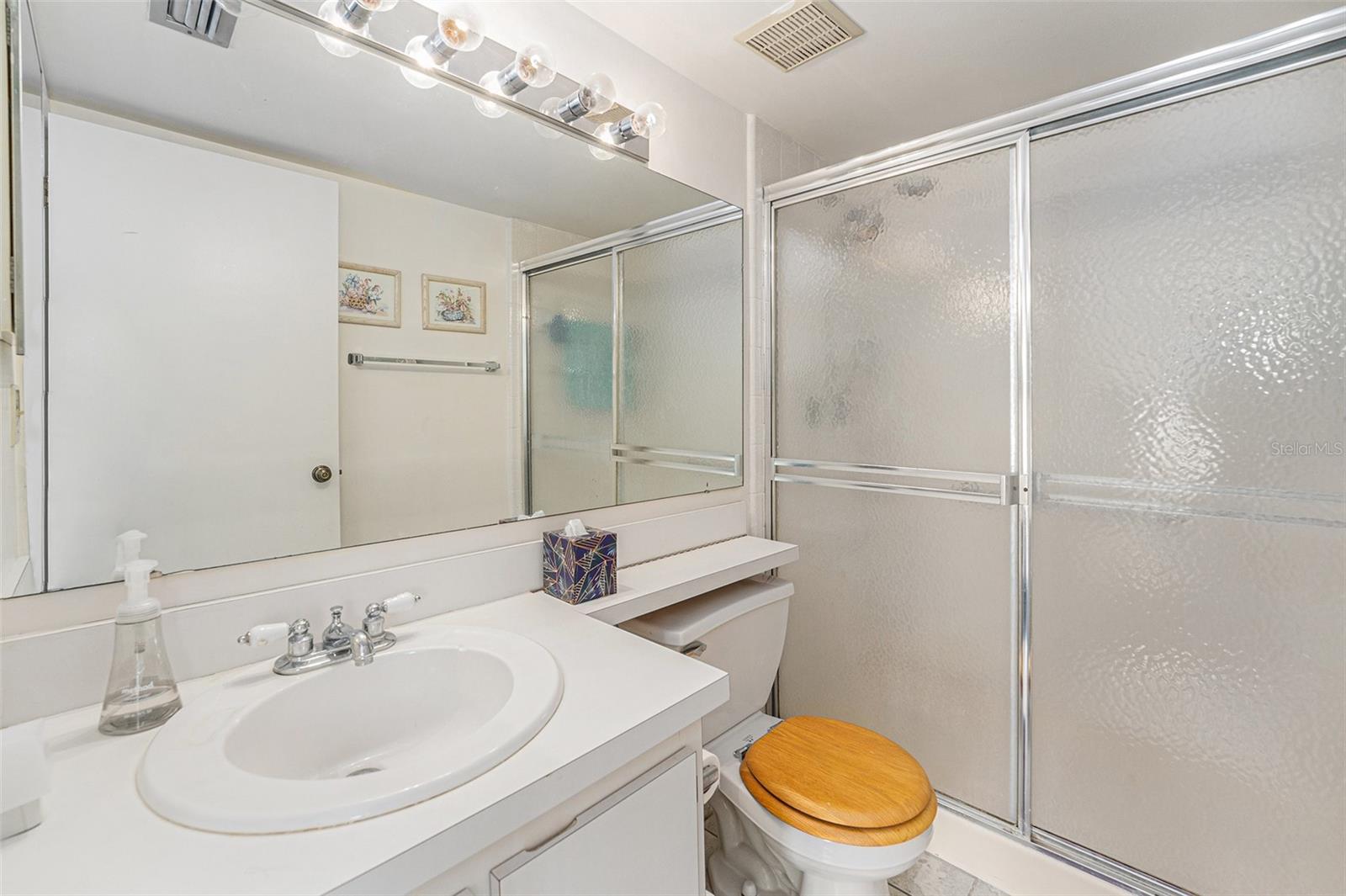 Image 20 of 29 For 2687 Pine Ridge Way S B2