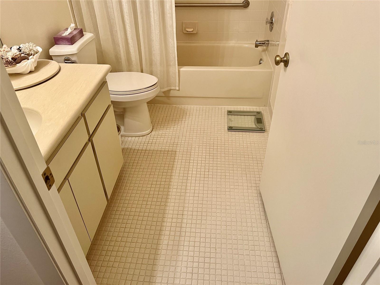 Image 21 of 52 For 2220 Spanish Drive 14