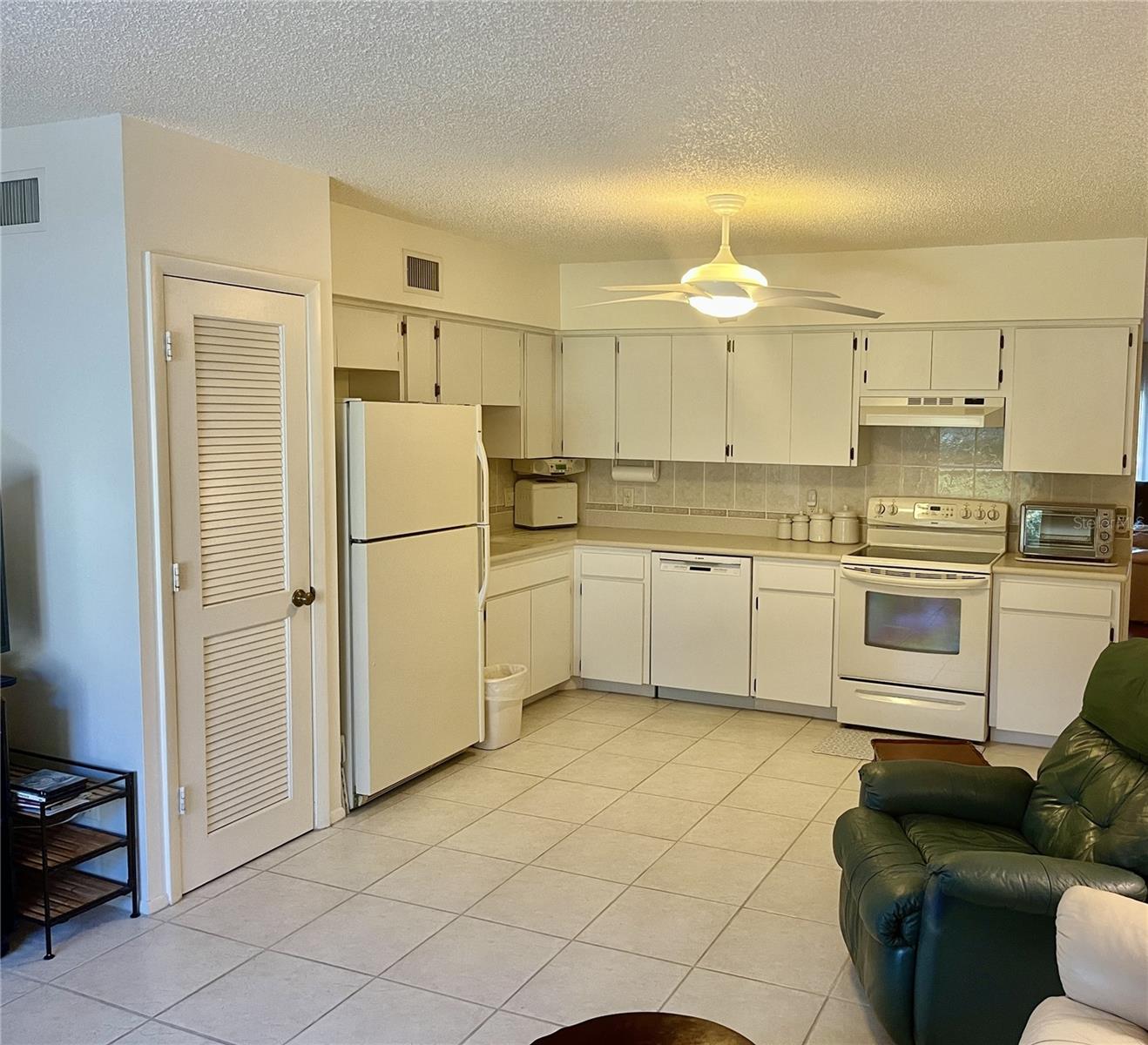 Image 8 of 52 For 2220 Spanish Drive 14