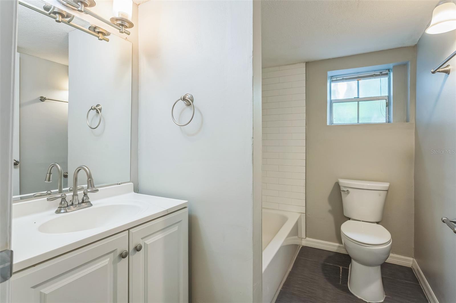 Image 14 of 36 For 4840 Herton Drive