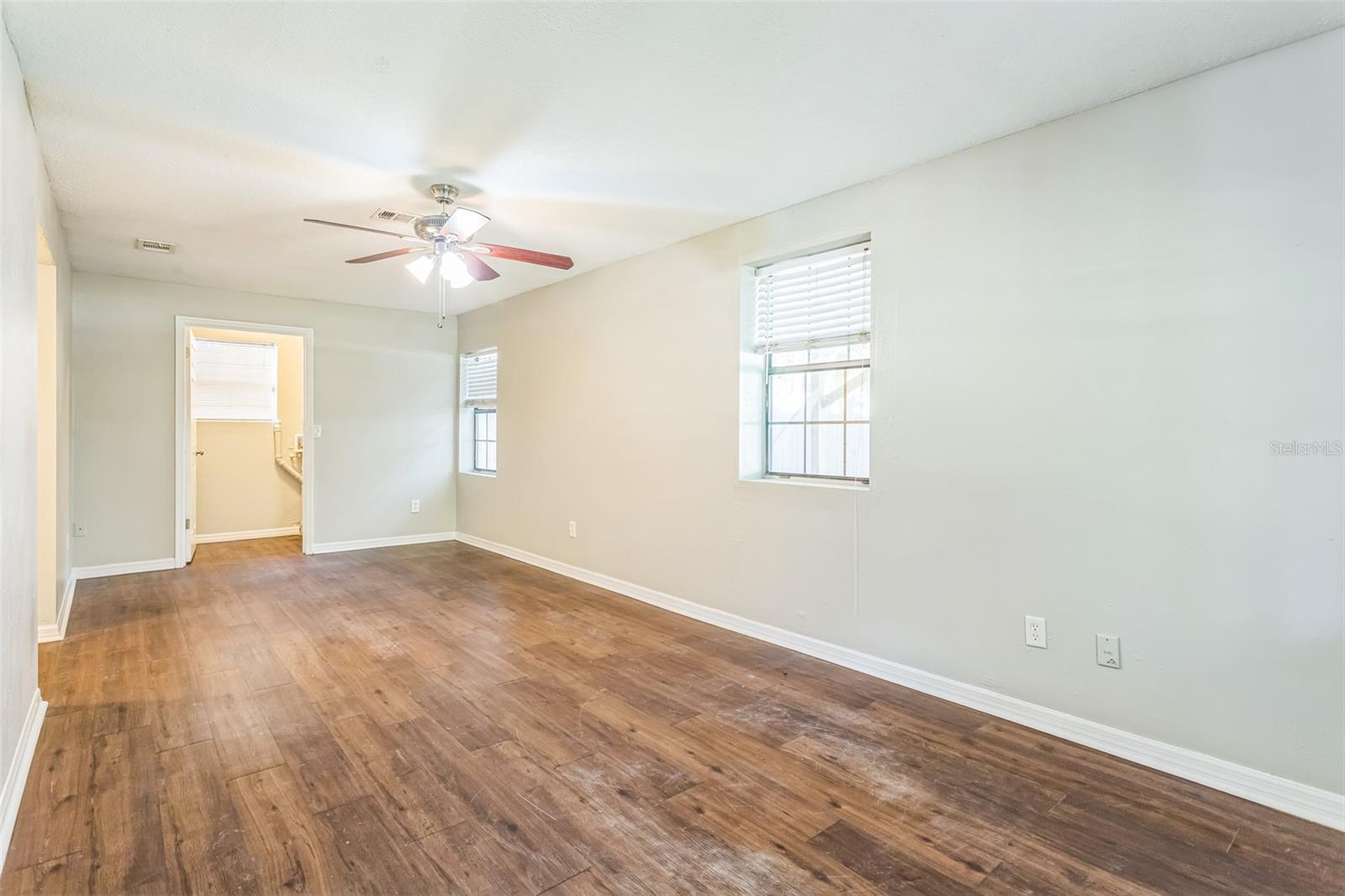Image 16 of 36 For 4840 Herton Drive
