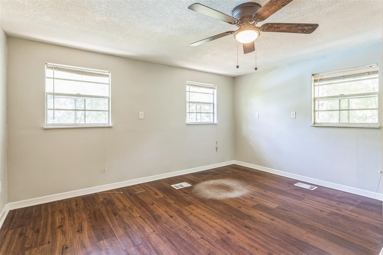 Image 24 of 36 For 4840 Herton Drive