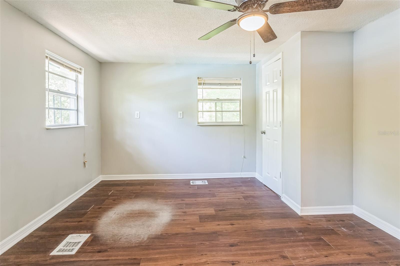Image 25 of 36 For 4840 Herton Drive