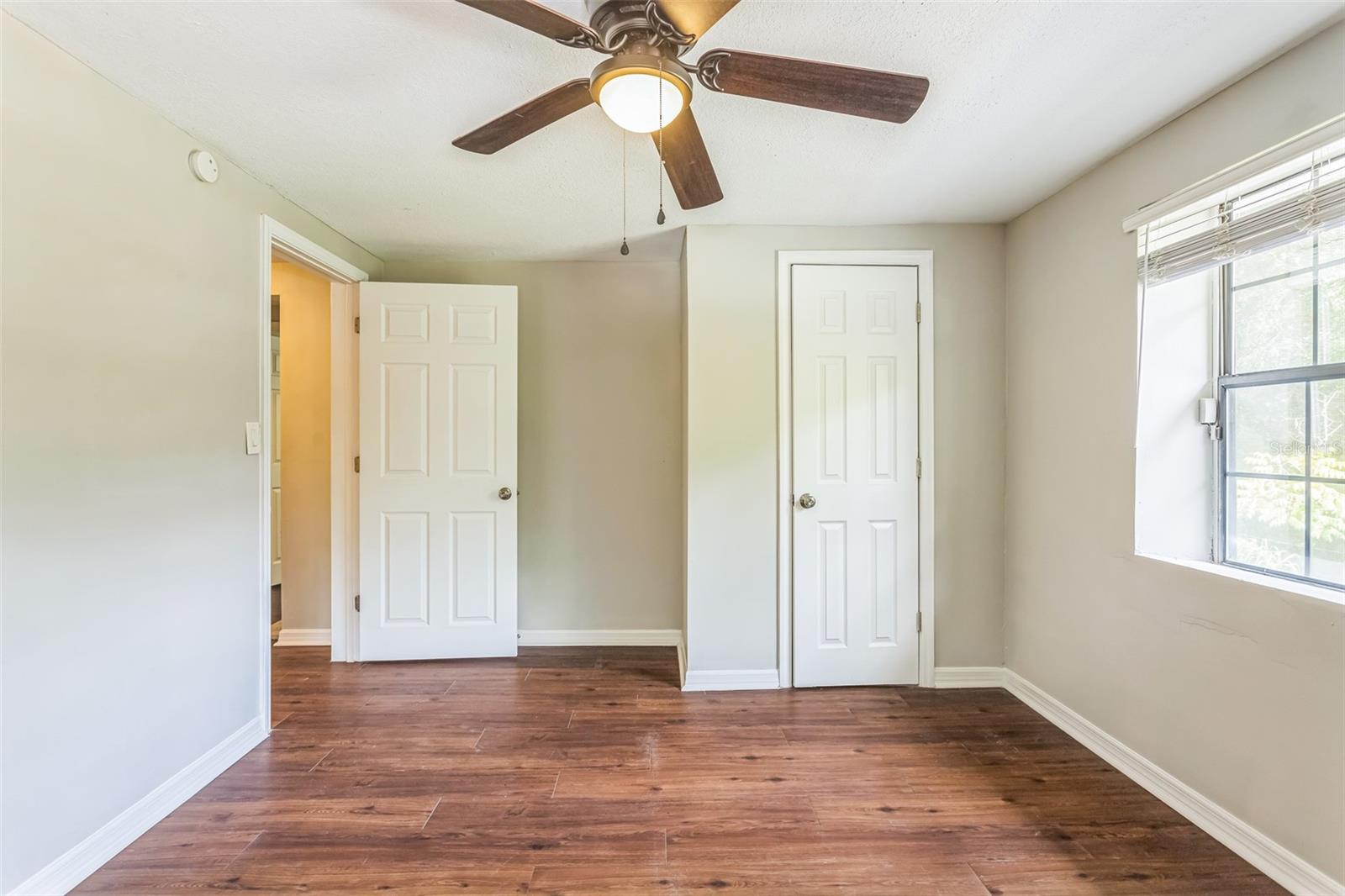Image 9 of 36 For 4840 Herton Drive
