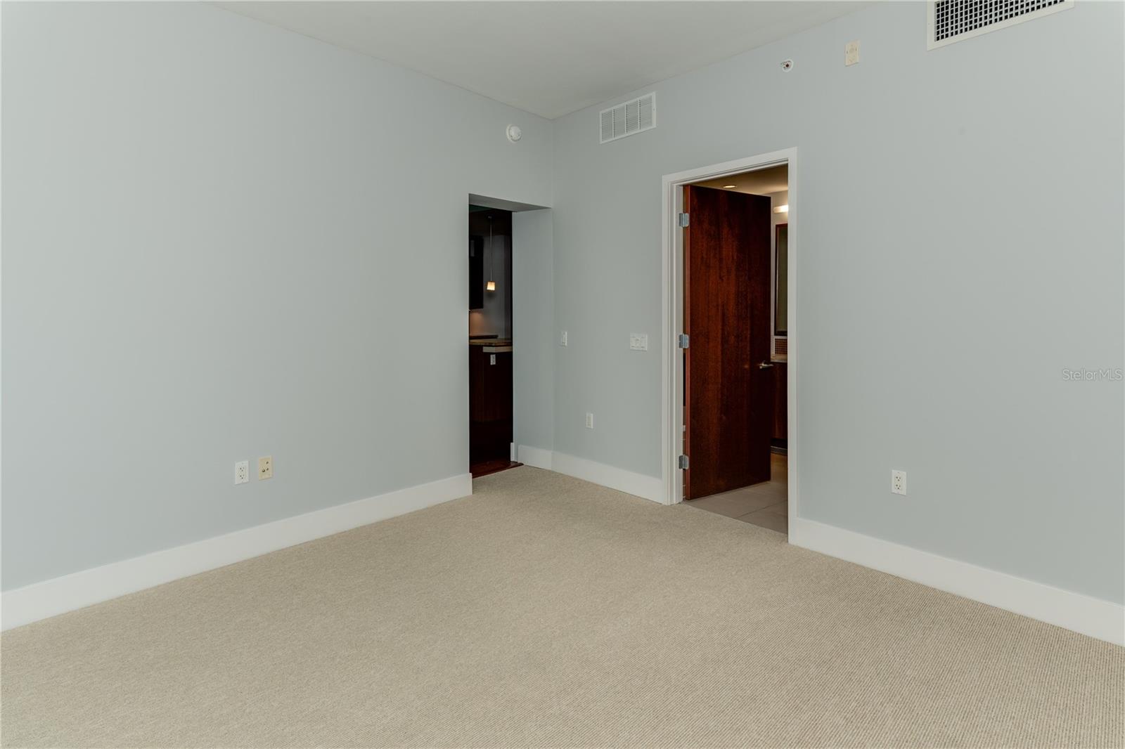 Image 21 of 51 For 111 12th Street 1520