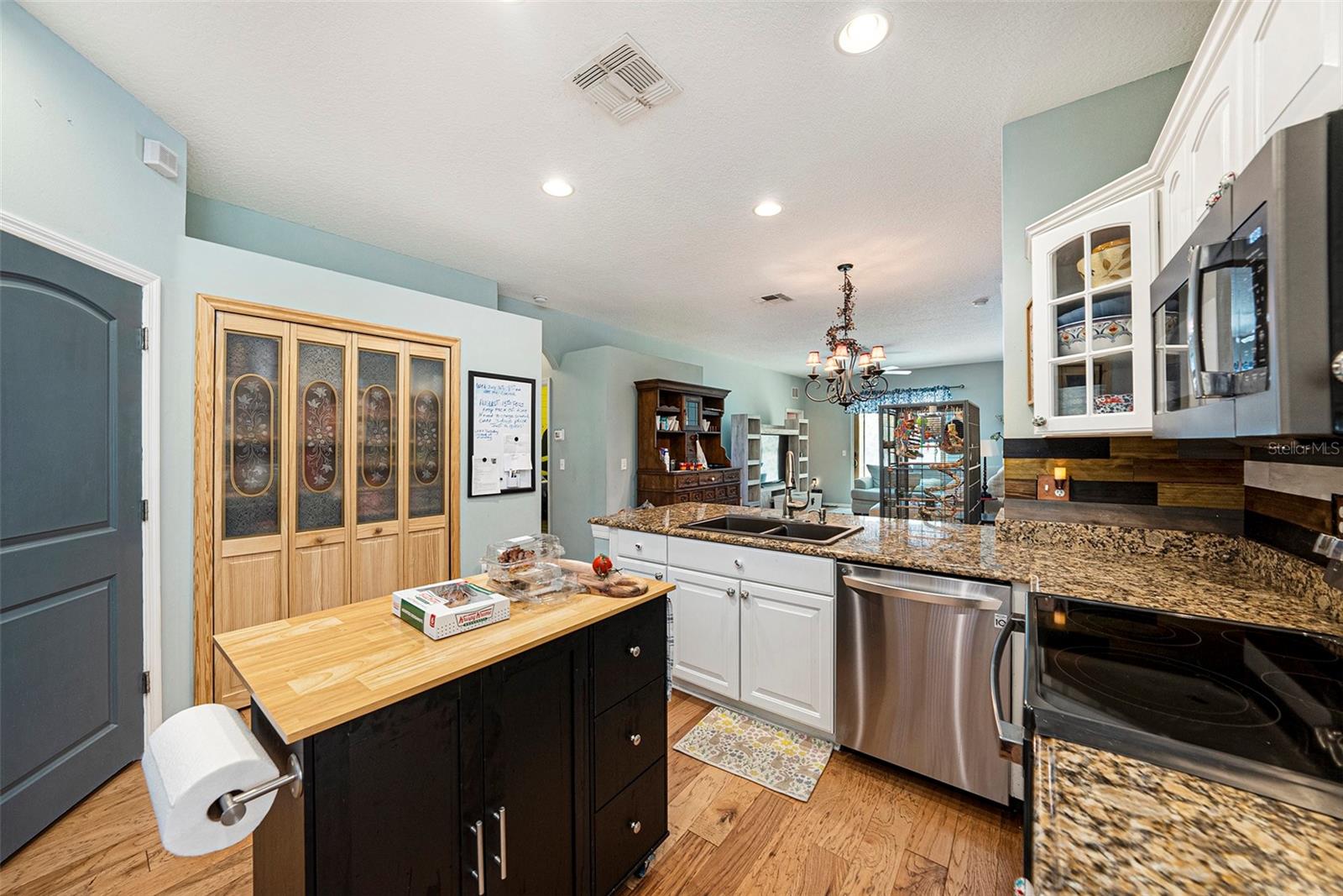 Listing photo id 14 for 8125 Spirit Court