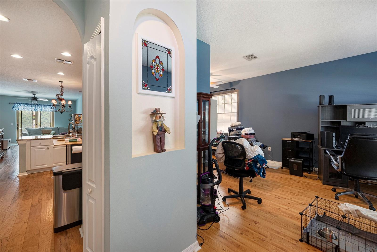 Listing photo id 2 for 8125 Spirit Court