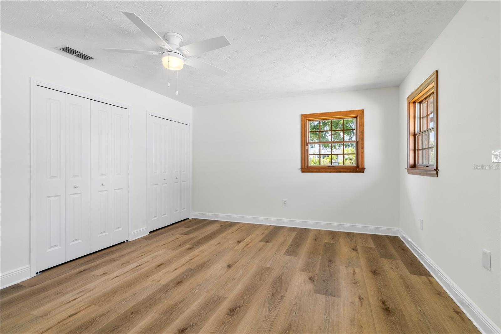 Listing photo id 14 for 404 Dickman Drive Sw