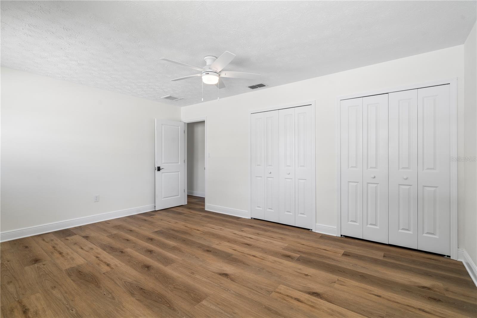 Listing photo id 15 for 404 Dickman Drive Sw