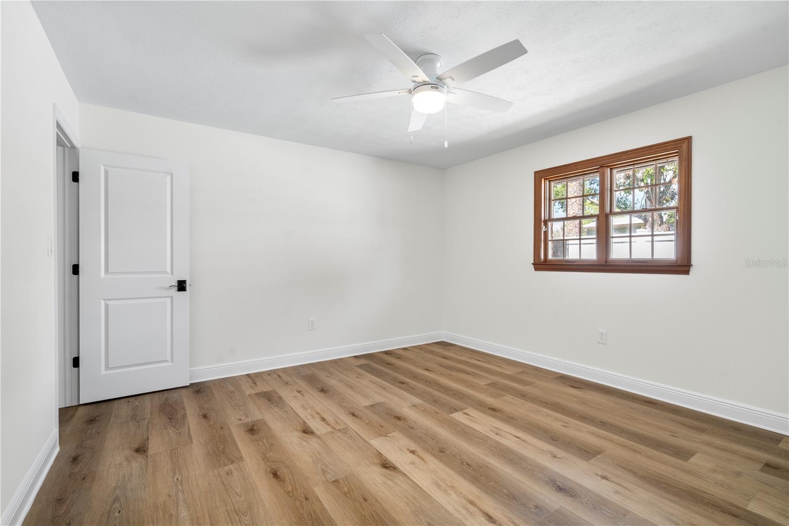 Listing photo id 22 for 404 Dickman Drive Sw