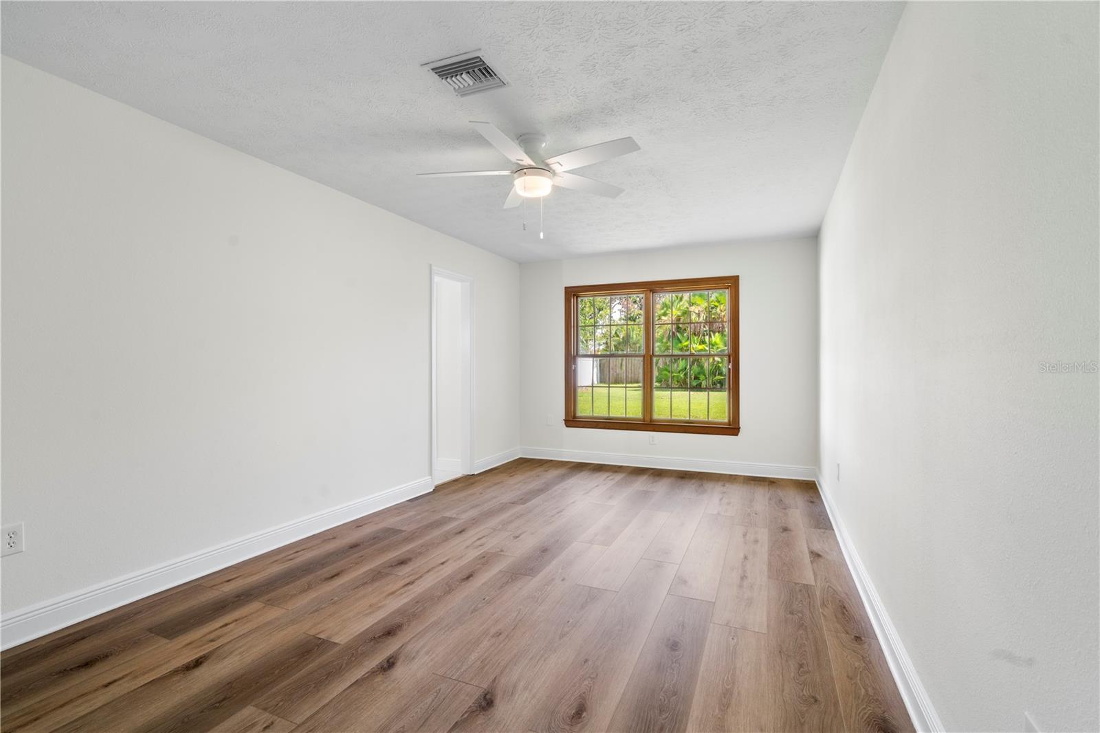 Listing photo id 23 for 404 Dickman Drive Sw