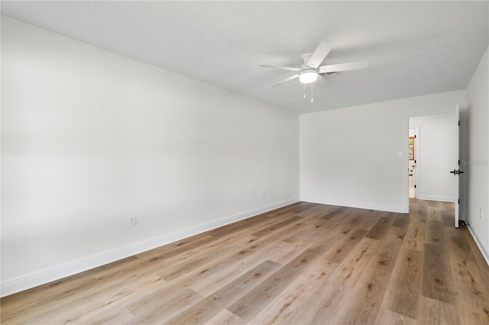 Listing photo id 27 for 404 Dickman Drive Sw