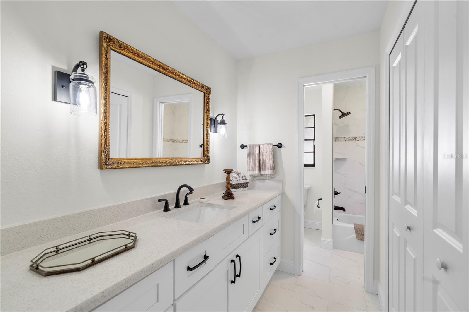 Listing photo id 28 for 404 Dickman Drive Sw