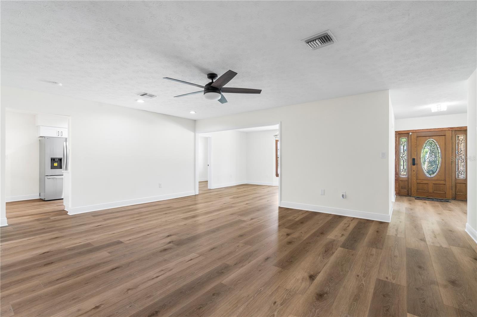Listing photo id 36 for 404 Dickman Drive Sw
