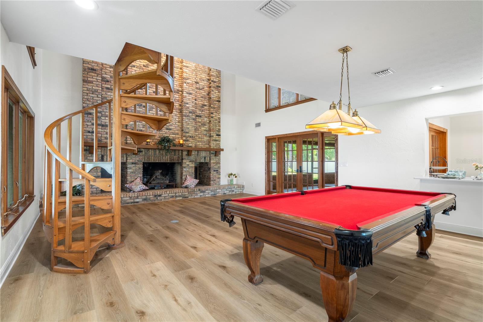 Listing photo id 37 for 404 Dickman Drive Sw