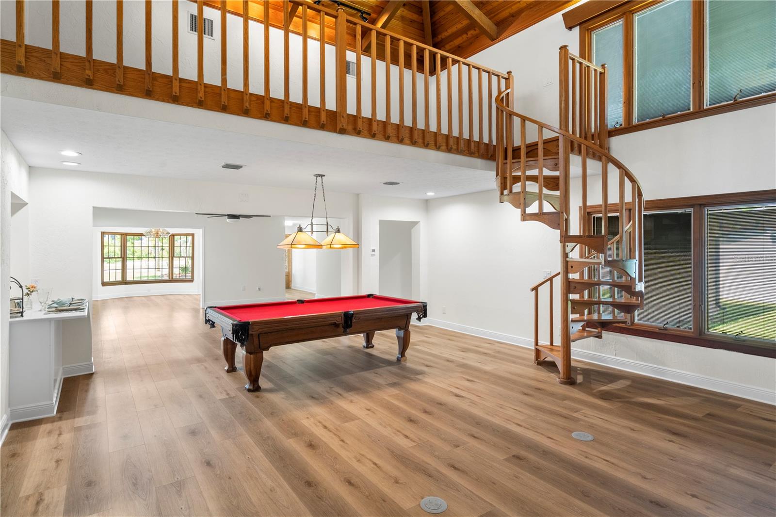 Listing photo id 40 for 404 Dickman Drive Sw