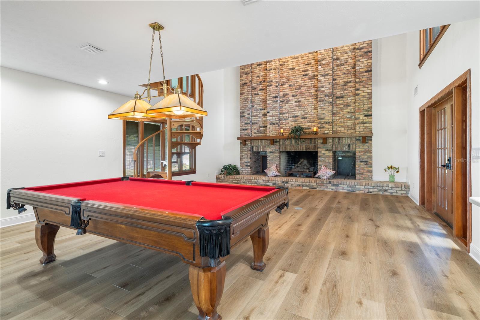 Listing photo id 41 for 404 Dickman Drive Sw