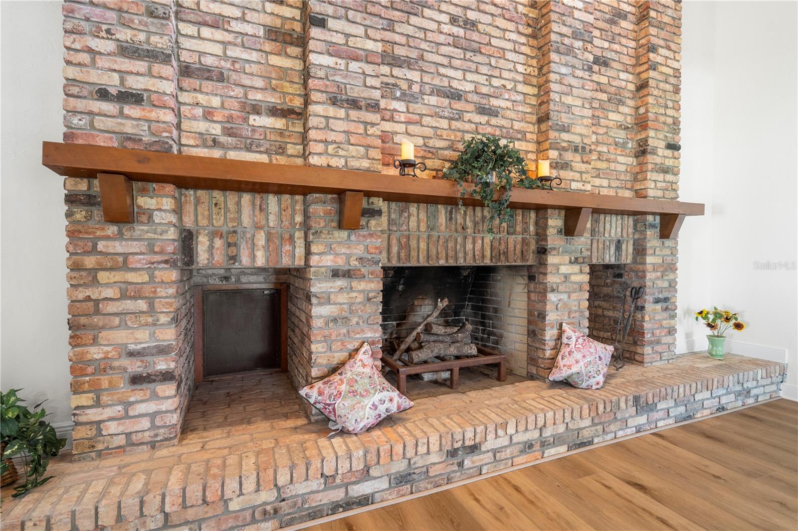 Listing photo id 46 for 404 Dickman Drive Sw