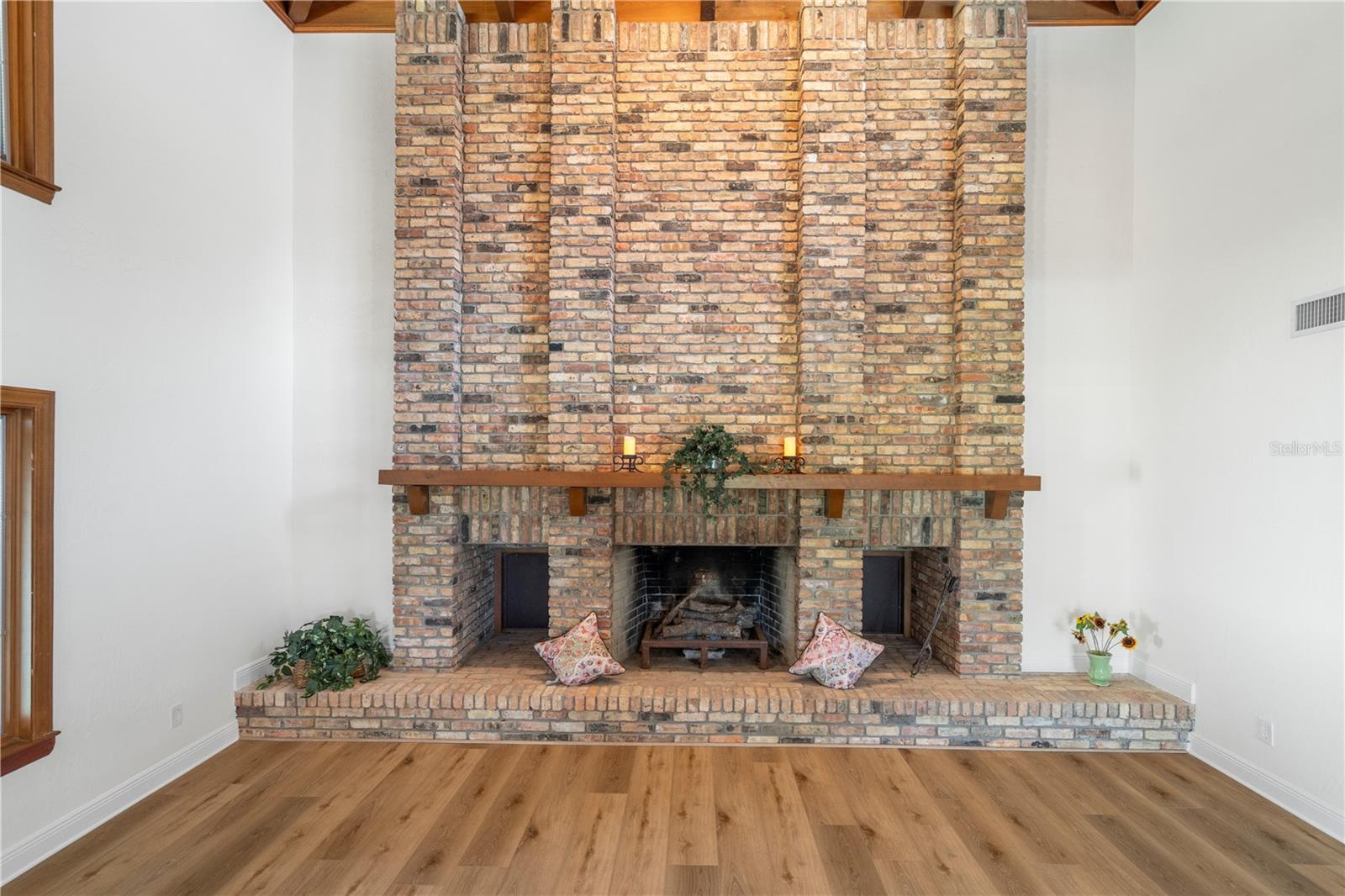 Listing photo id 47 for 404 Dickman Drive Sw