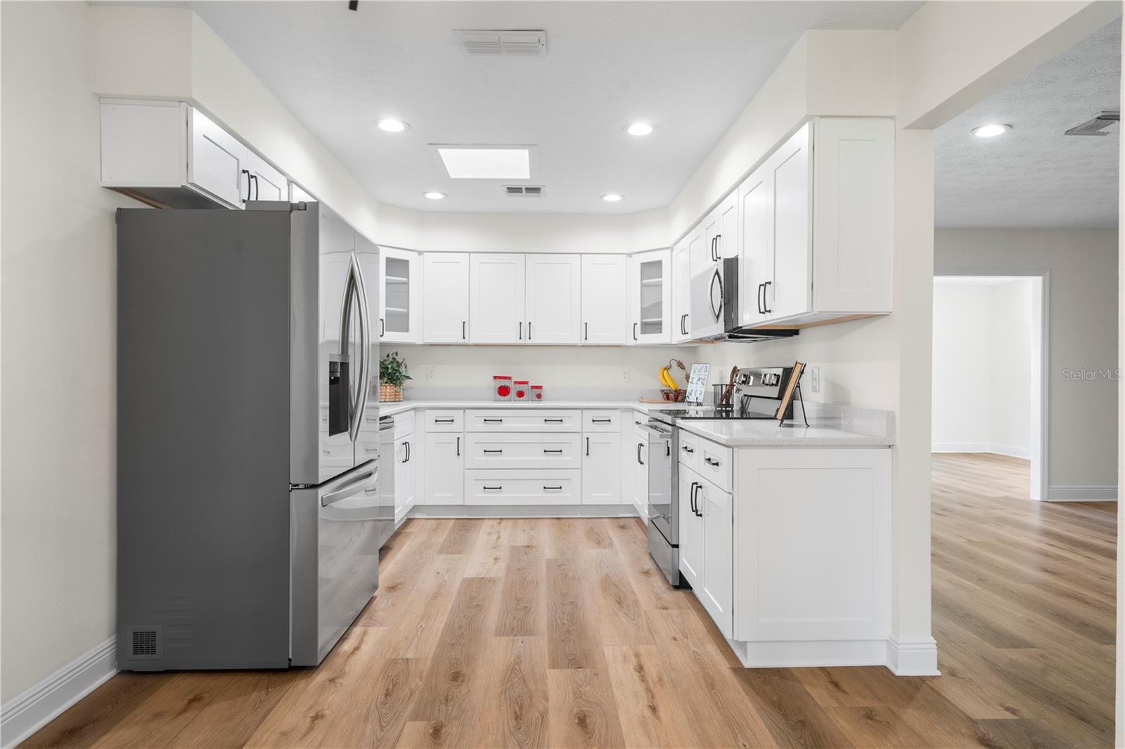 Listing photo id 59 for 404 Dickman Drive Sw