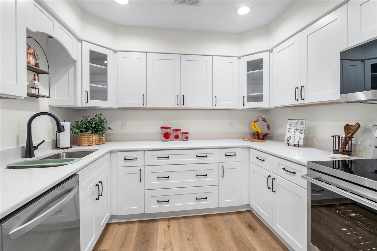 Listing photo id 62 for 404 Dickman Drive Sw