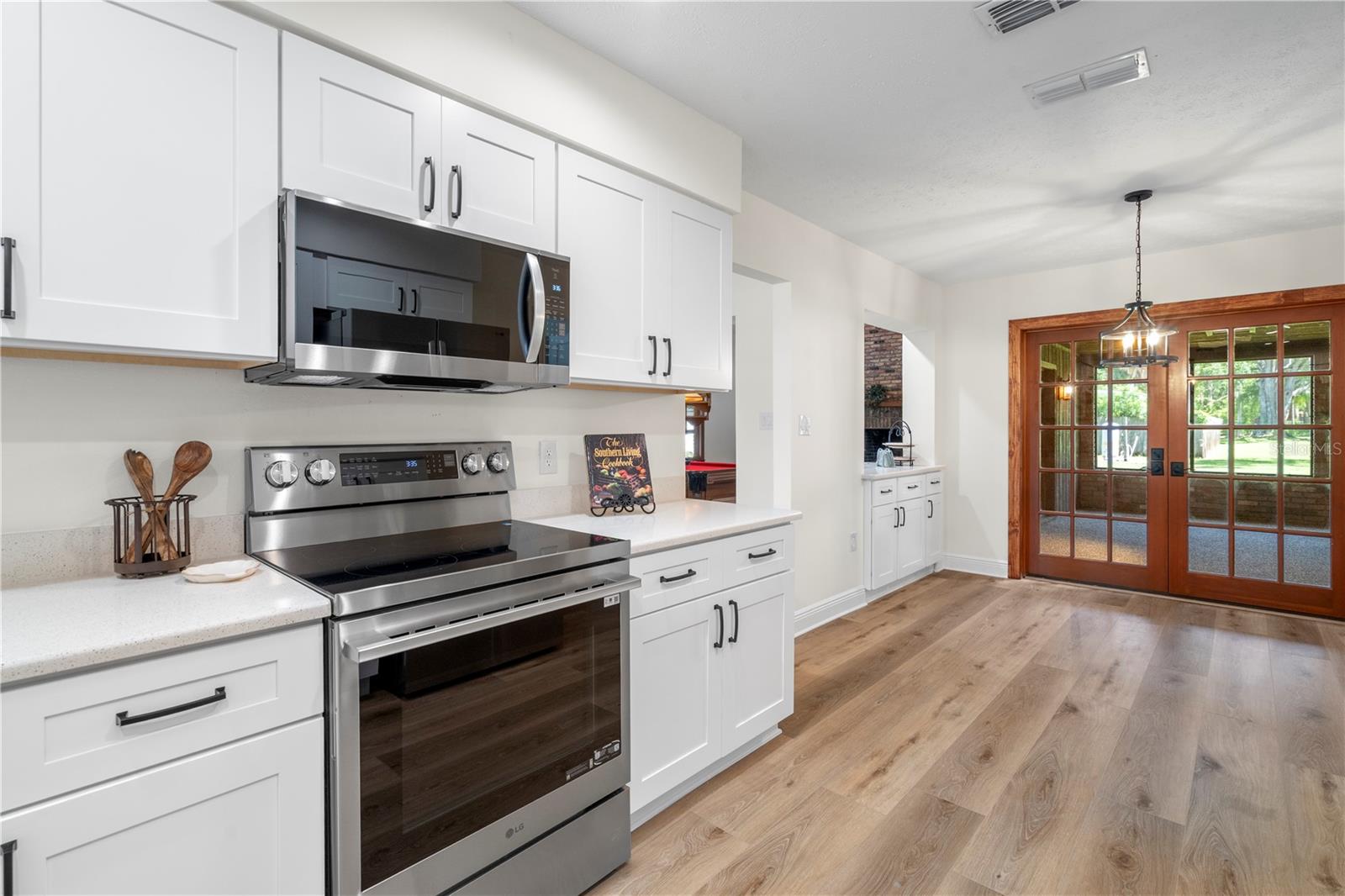 Listing photo id 64 for 404 Dickman Drive Sw