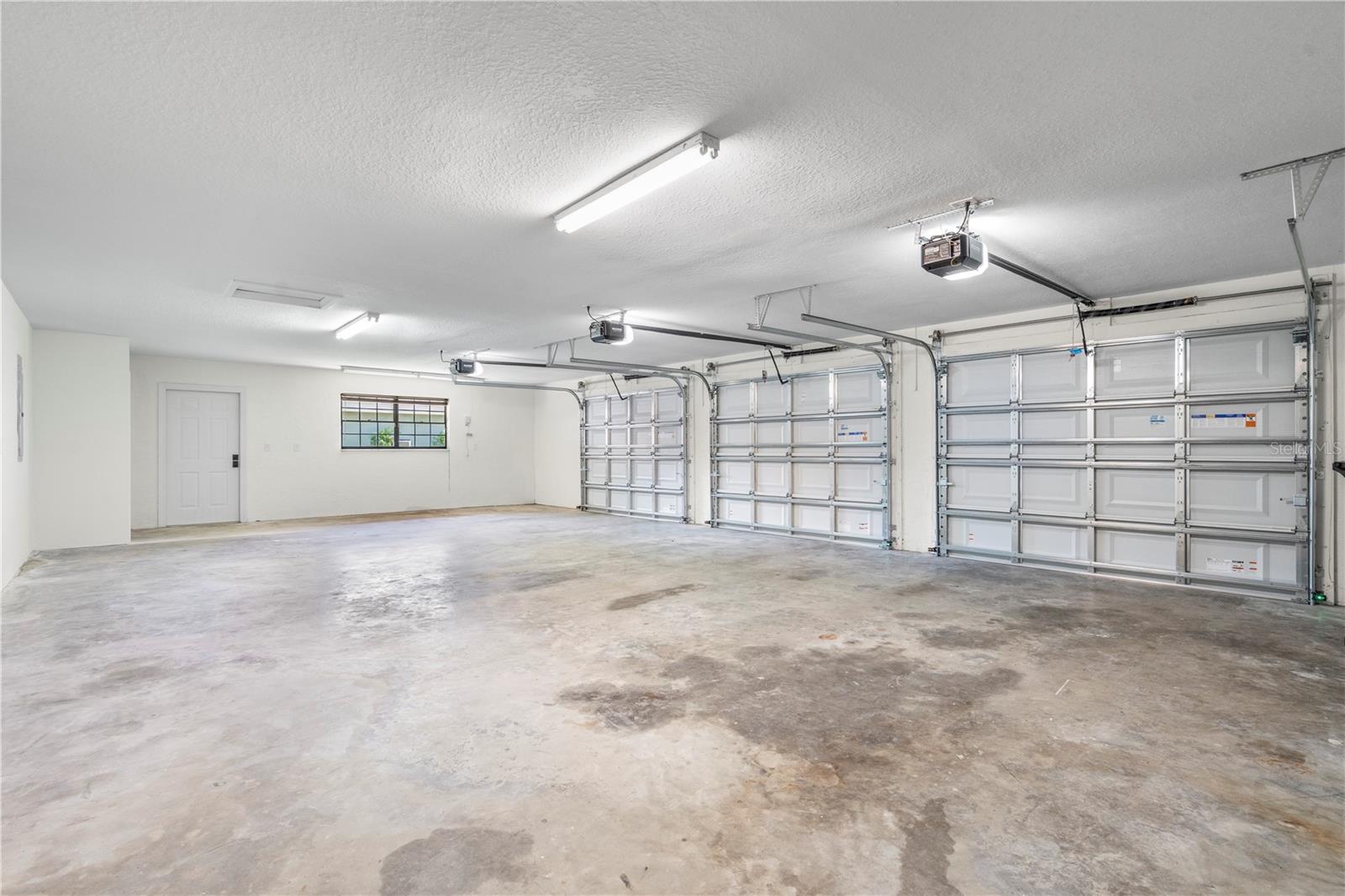 Listing photo id 66 for 404 Dickman Drive Sw