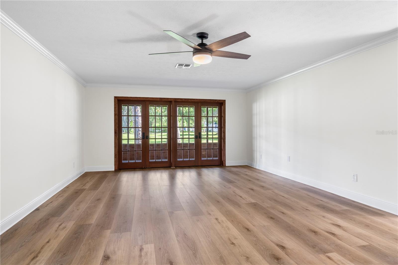 Listing photo id 69 for 404 Dickman Drive Sw
