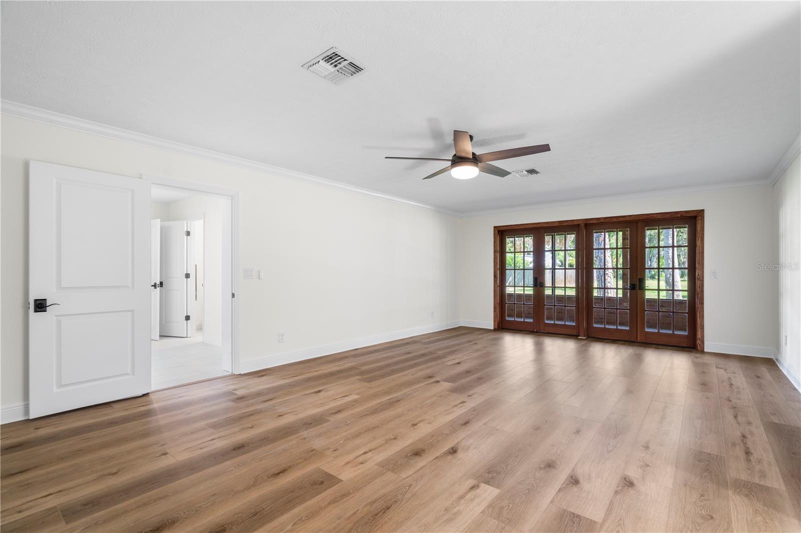 Listing photo id 70 for 404 Dickman Drive Sw