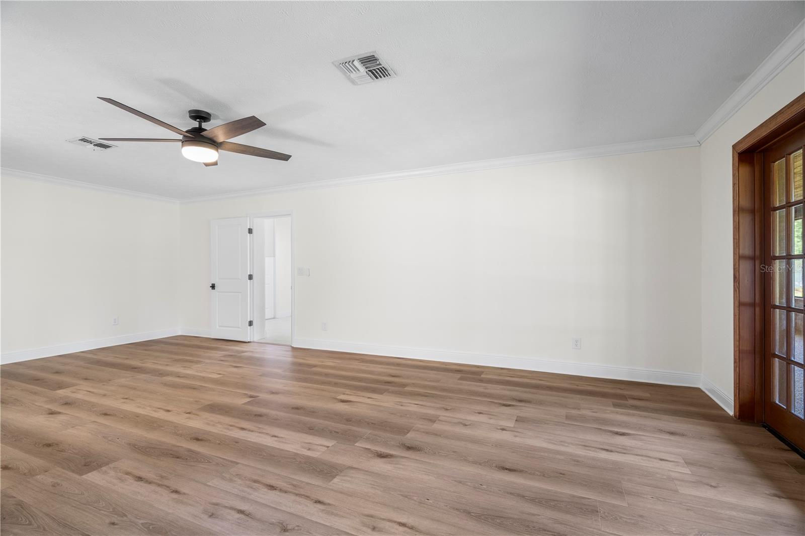 Listing photo id 71 for 404 Dickman Drive Sw