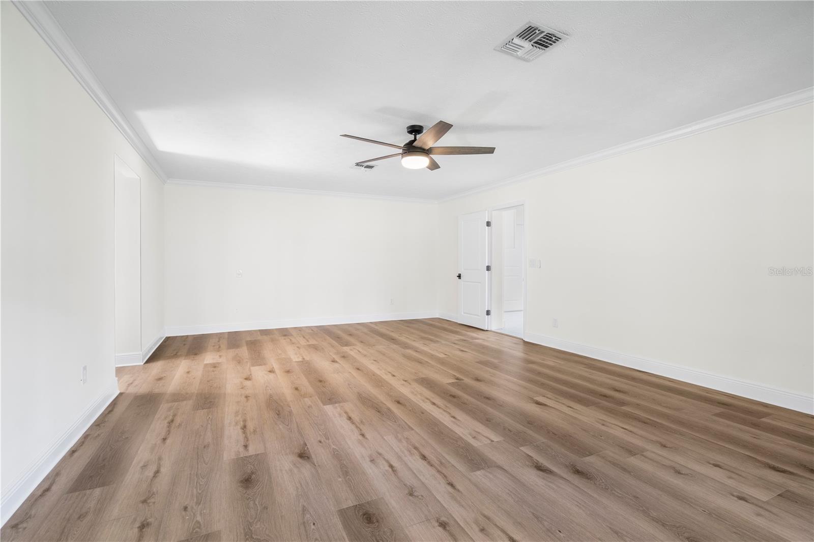 Listing photo id 72 for 404 Dickman Drive Sw