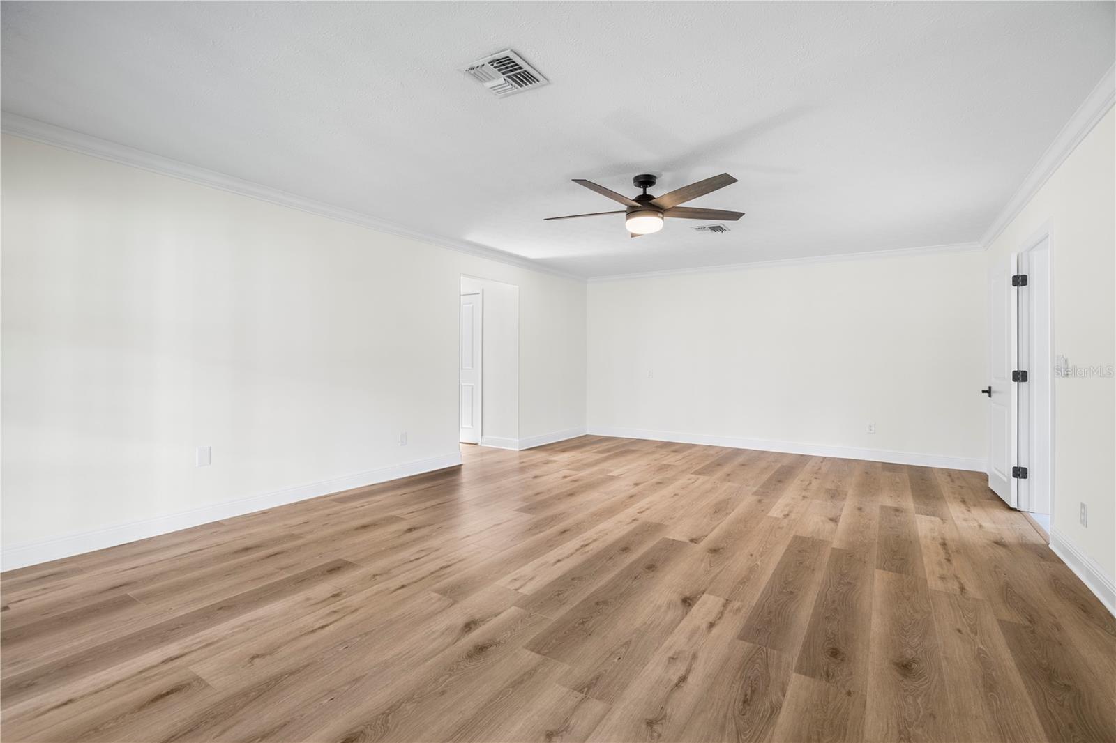 Listing photo id 73 for 404 Dickman Drive Sw