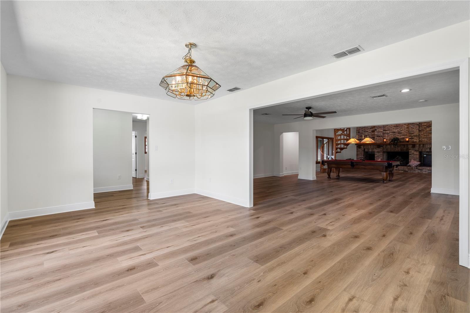 Listing photo id 6 for 404 Dickman Drive Sw