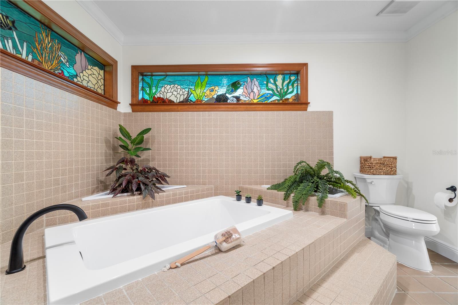 Listing photo id 83 for 404 Dickman Drive Sw