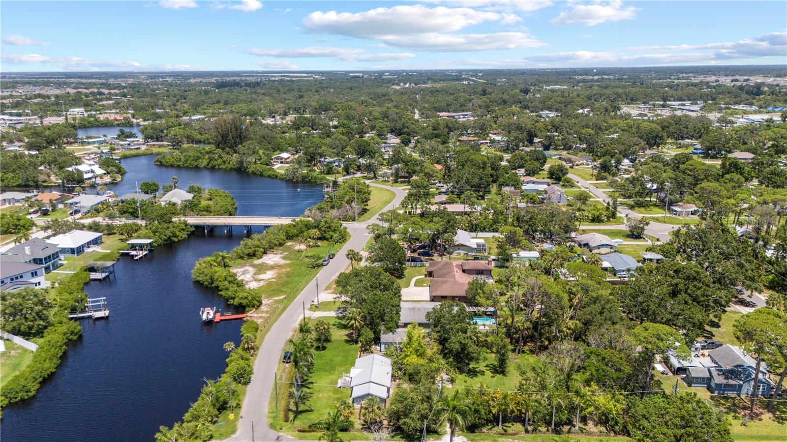 Listing photo id 89 for 404 Dickman Drive Sw