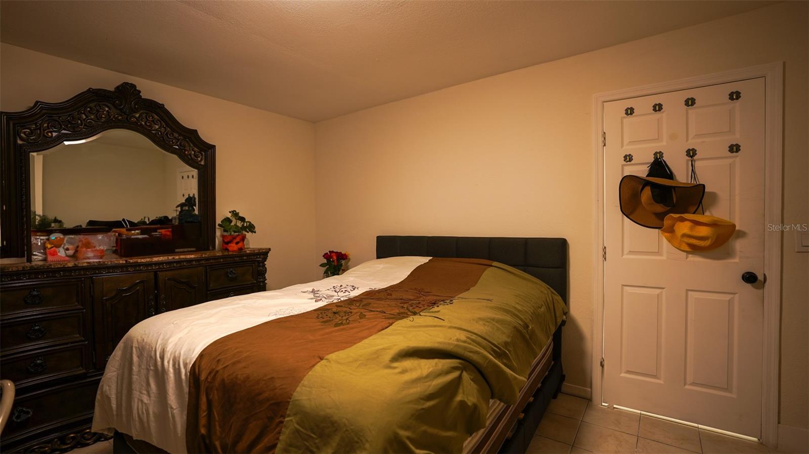 Listing photo id 17 for 5605 Santa Monica Drive