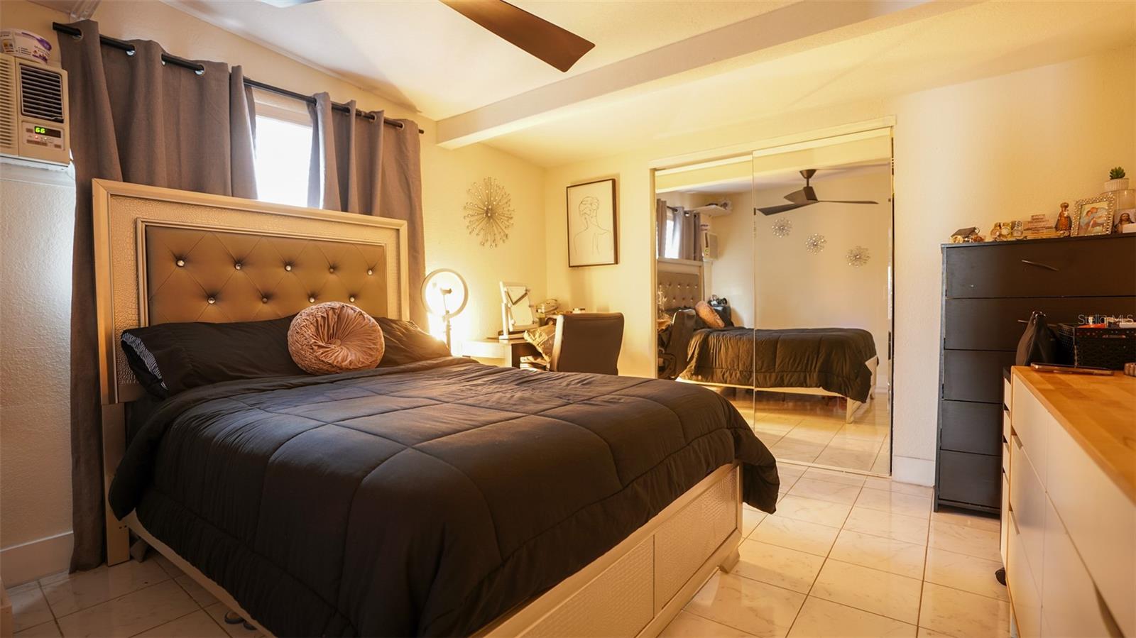 Listing photo id 31 for 5605 Santa Monica Drive