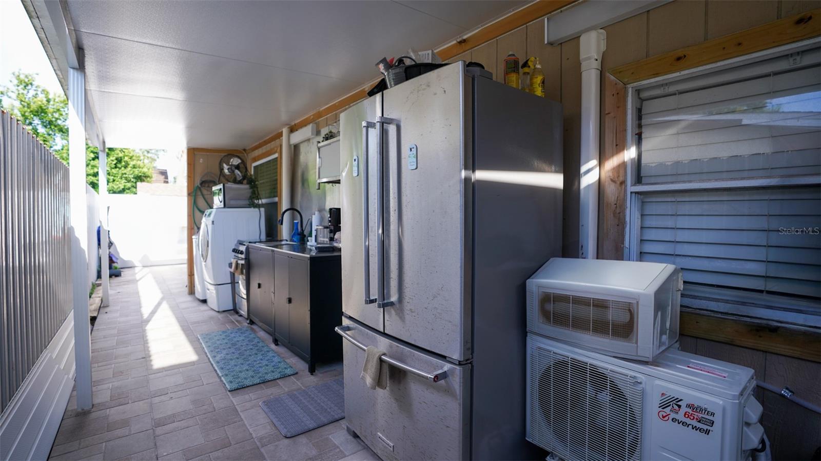 Listing photo id 32 for 5605 Santa Monica Drive