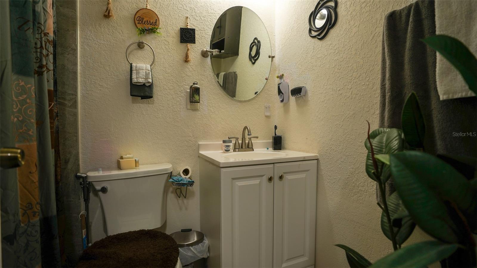 Listing photo id 44 for 5605 Santa Monica Drive