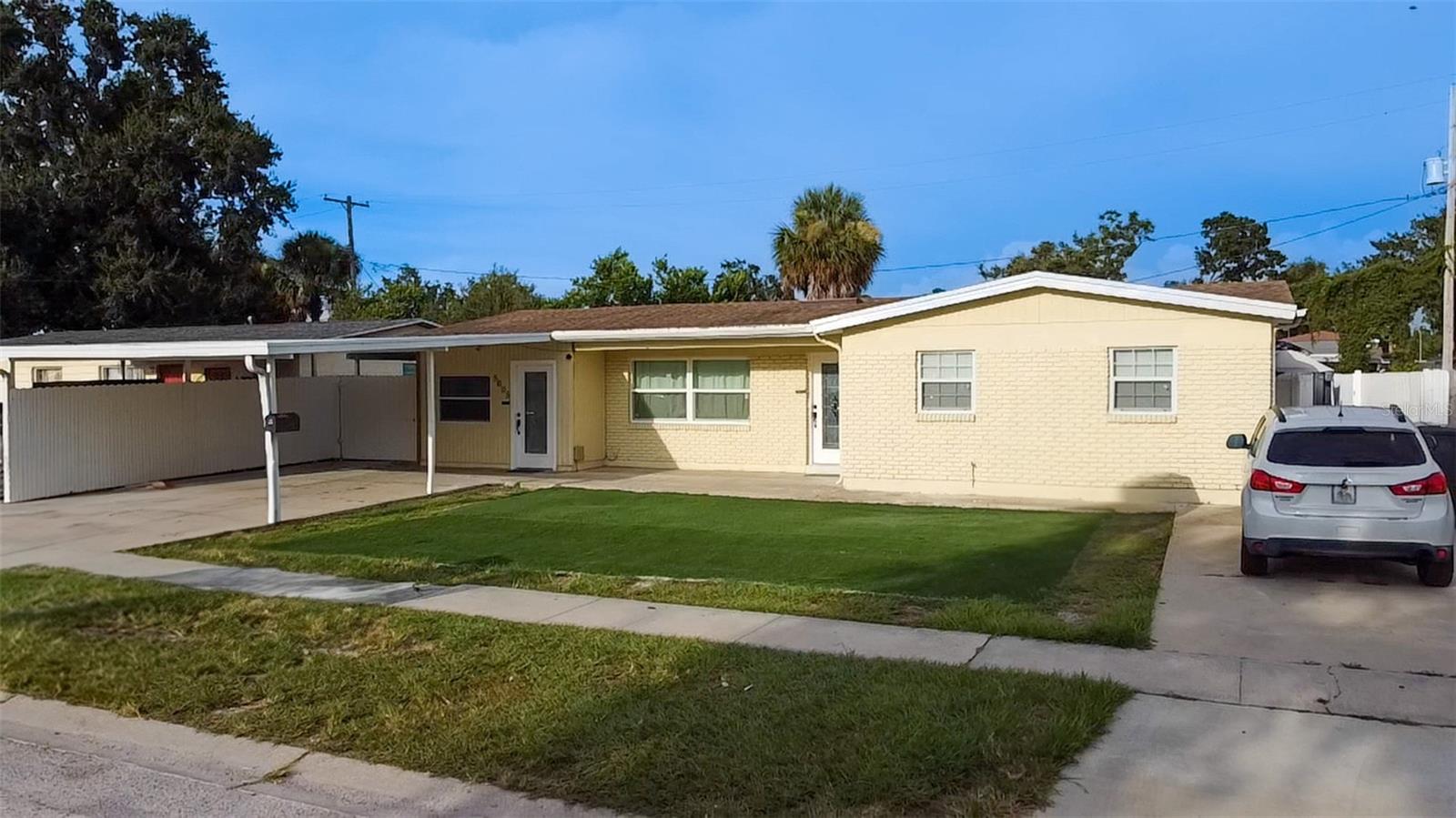 Listing photo id 48 for 5605 Santa Monica Drive