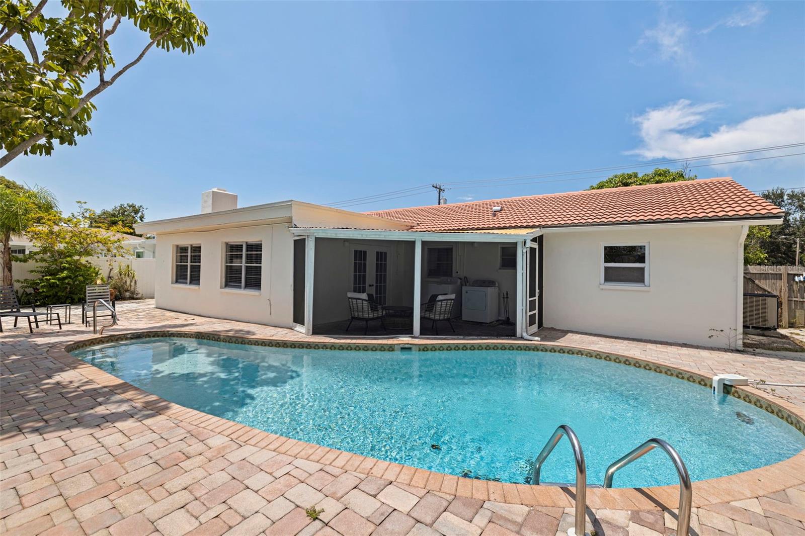 Image 29 of 42 For 787 San Salvador Drive