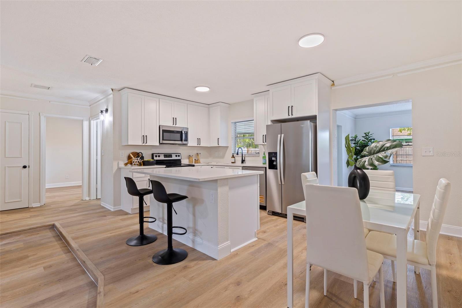 Image 7 of 42 For 787 San Salvador Drive