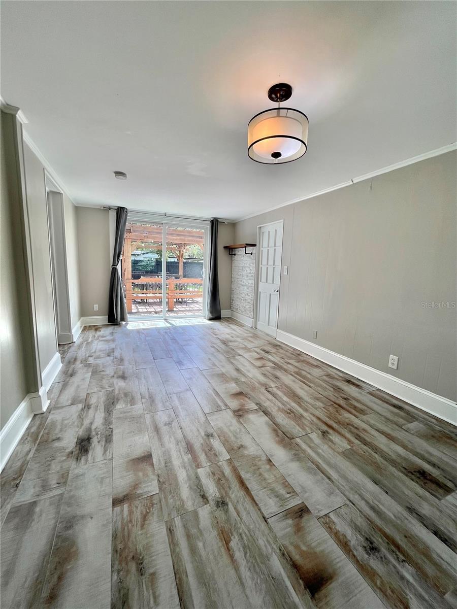 Image 11 of 21 For 801 40th Avenue Ne