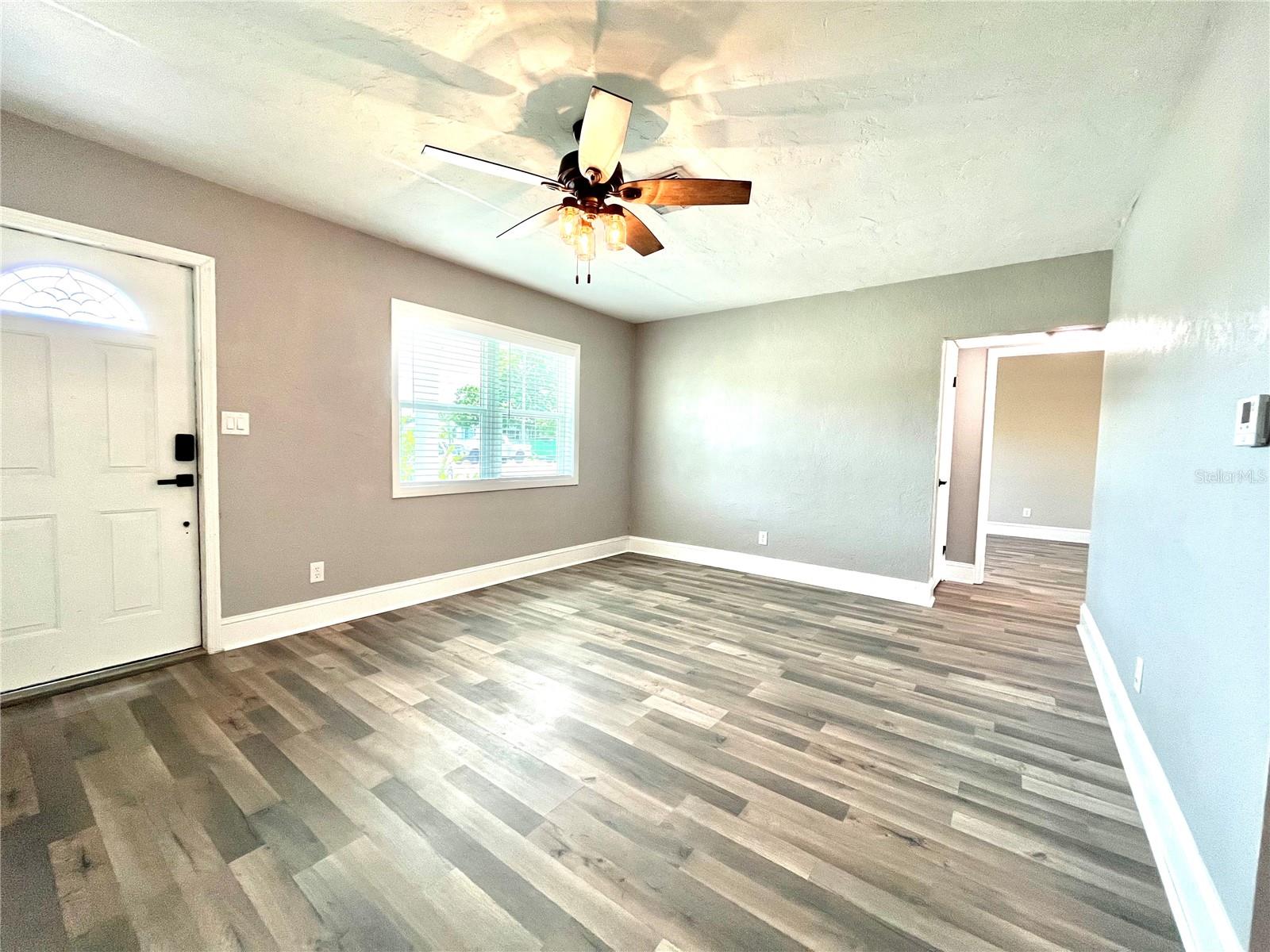 Image 2 of 21 For 801 40th Avenue Ne