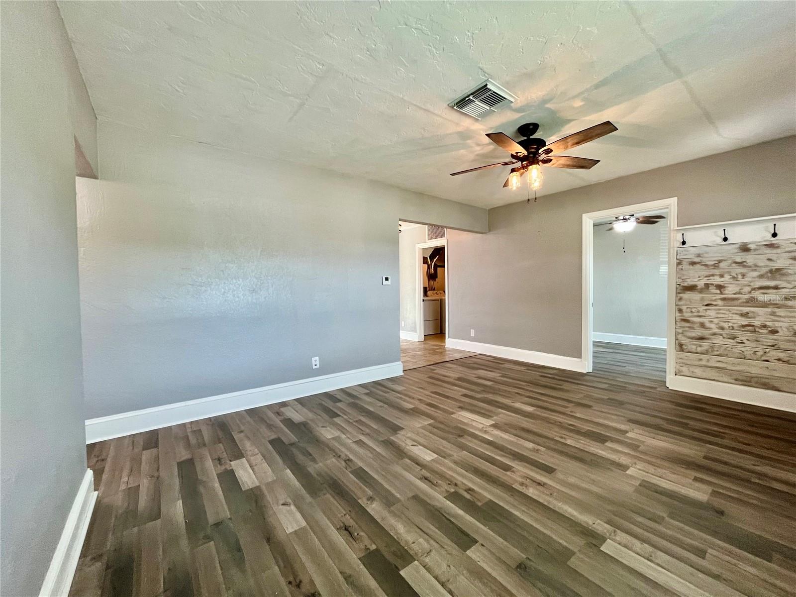 Image 4 of 21 For 801 40th Avenue Ne