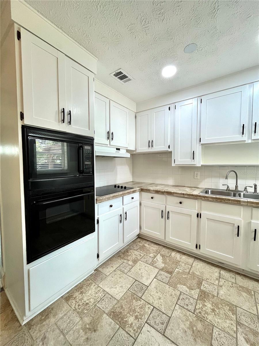 Image 7 of 21 For 801 40th Avenue Ne